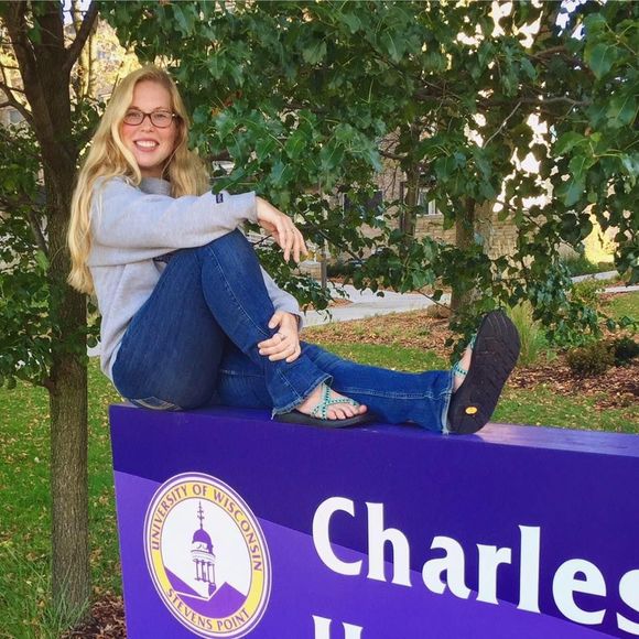 Meet your Posher, Shelby - Picture 1 of 1